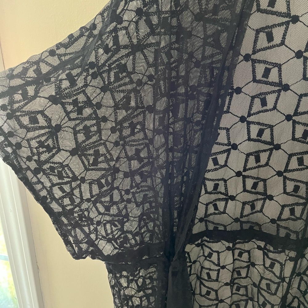 Torrid kimono black 2